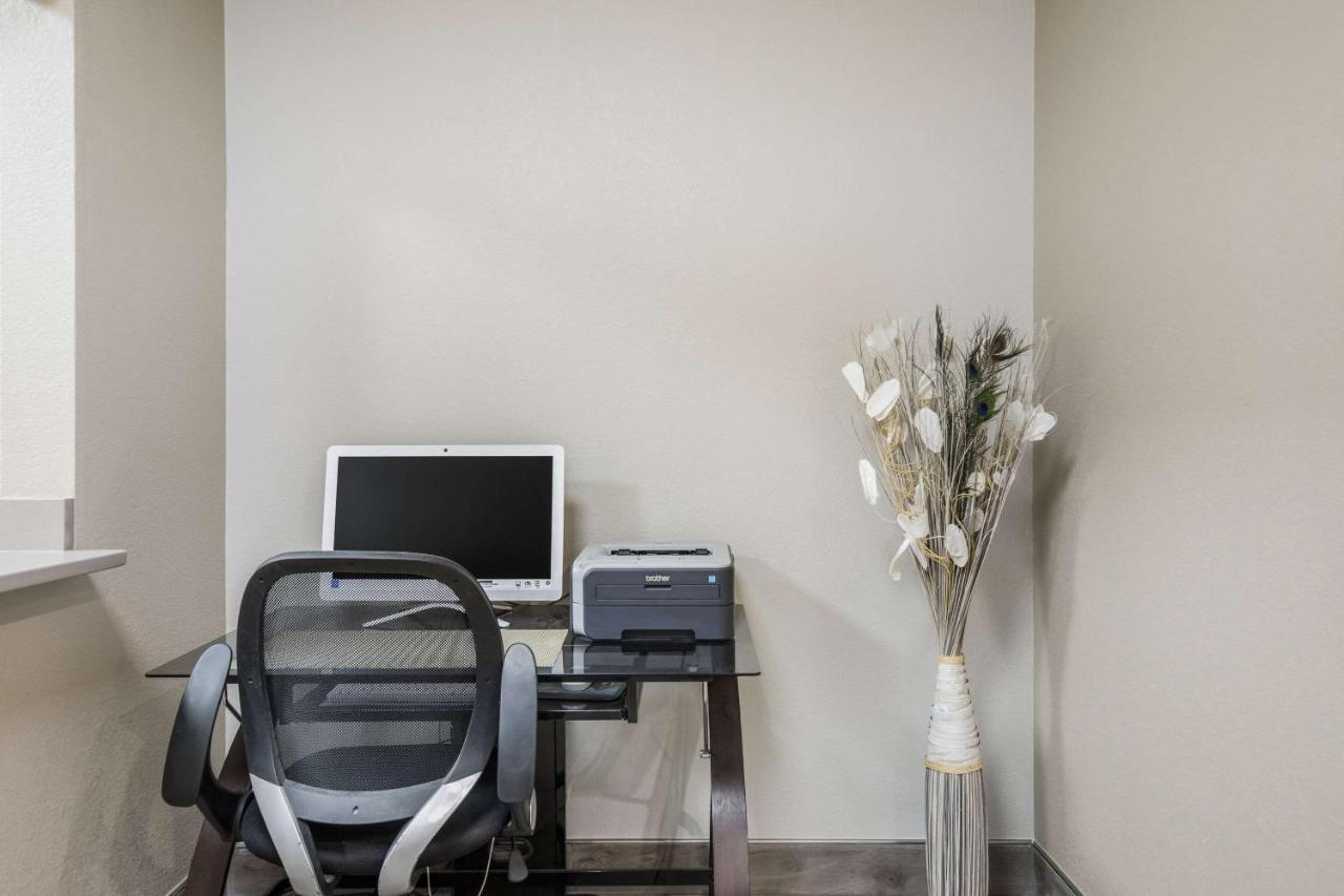 Quality Inn & Suites Lodi I-90 Luaran gambar