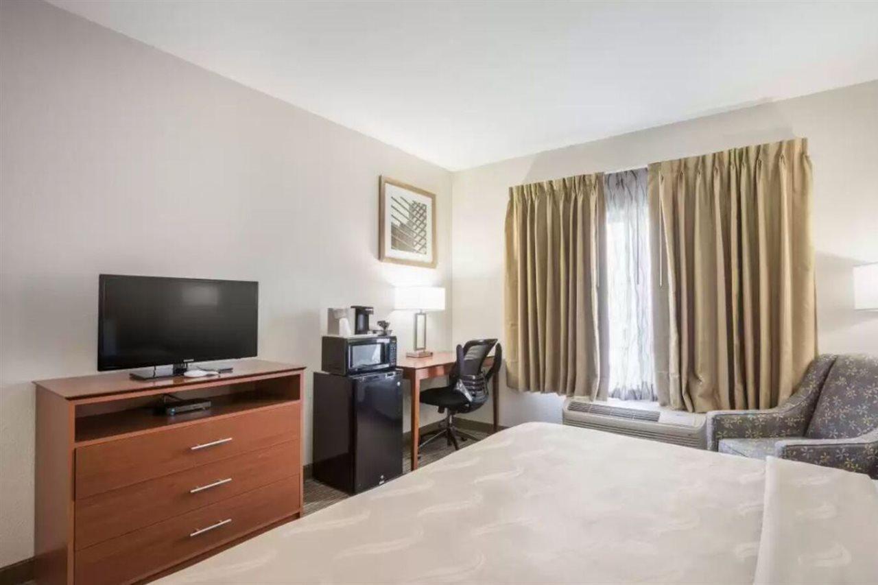 Quality Inn & Suites Lodi I-90 Luaran gambar