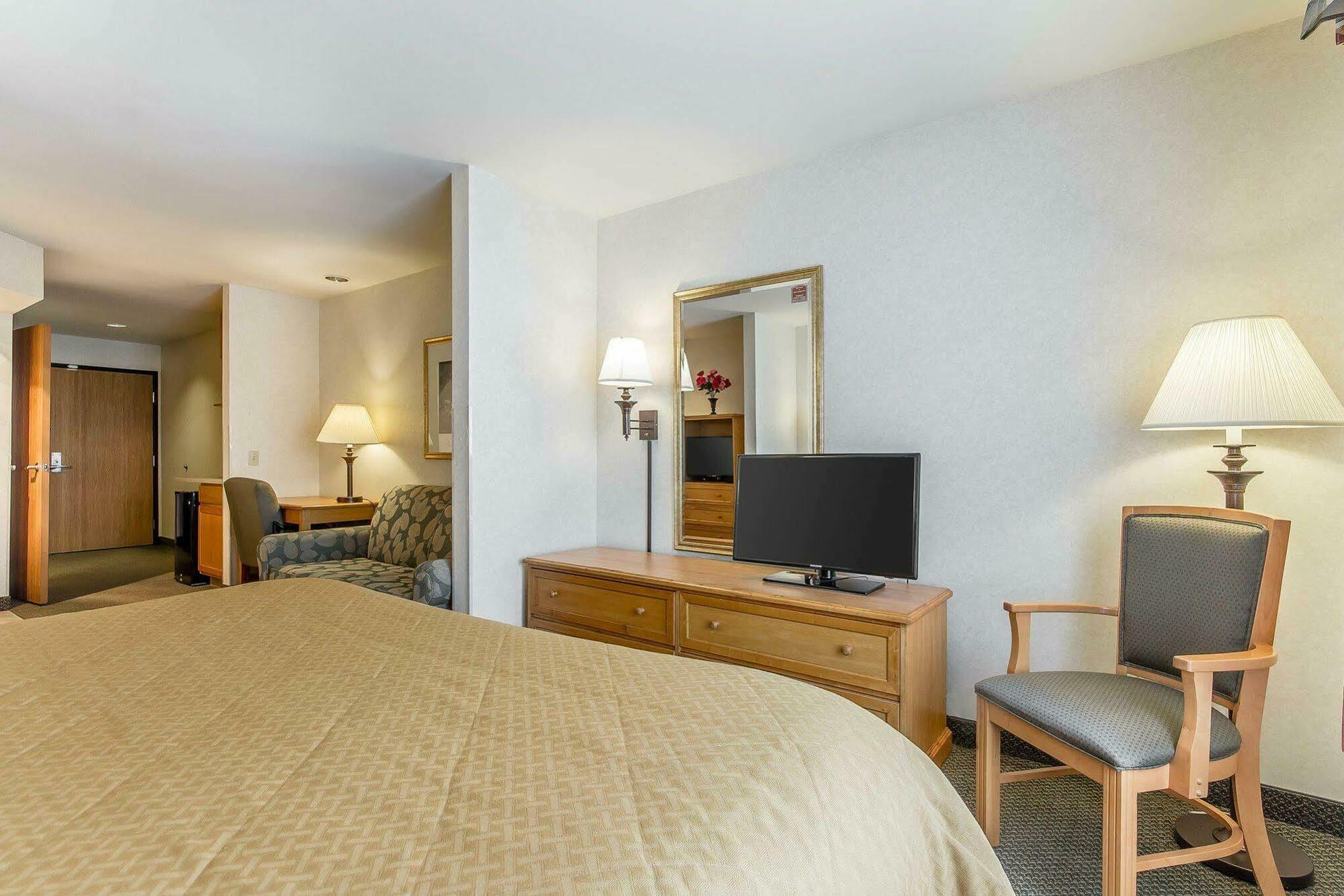 Quality Inn & Suites Lodi I-90 Luaran gambar